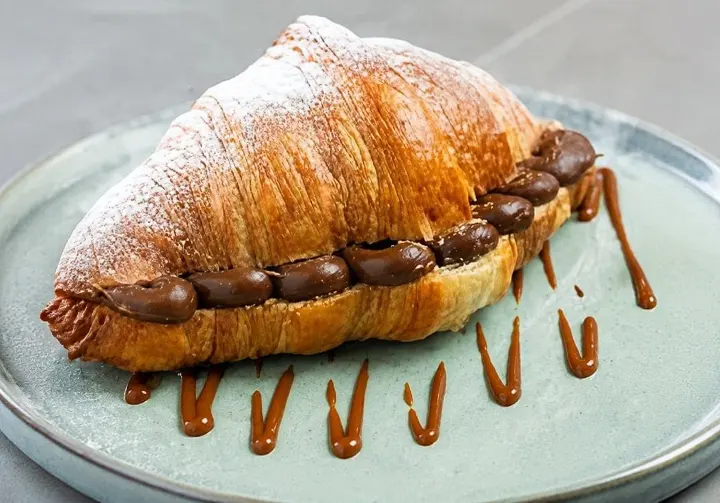 Croissant dulce de leche